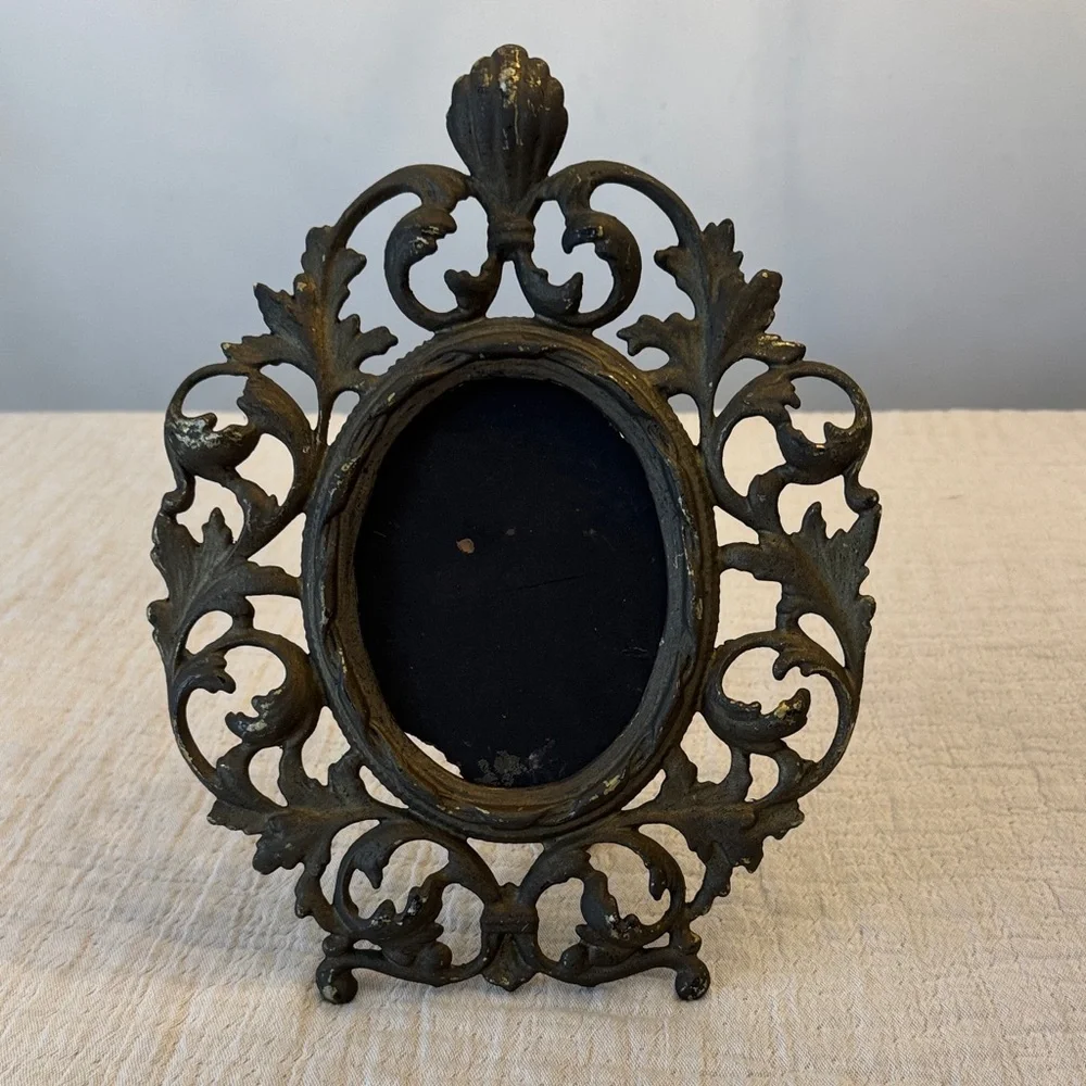 Ornate Antique Style Brass Picture Frame, no glass